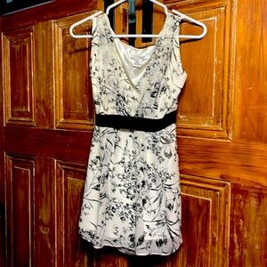 White House Black Market Ivory Short Sleeve Blouse